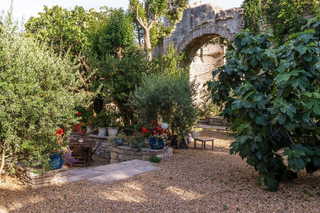 Mas Des Carnassoles Bed & Breakfast Exterior foto